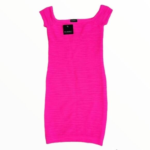 BLQ. MKT Dresses & Skirts - NWT BLQ.MKT HOT PINK CAP SLEEVE BODYCON DRESS SZ. OSFM